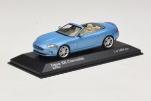 Jaguar XK X150 Cabriolet Bleu Clair Métallisé Minichamps 1:43 400130530 Métal Moulé — image 2 sur 5