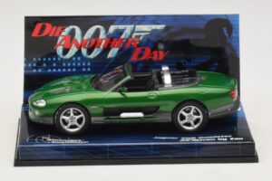 Jaguar XKR X100 Roadster Die Another Day Minichamps 1:43 045149 Métal Moulé