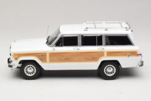 Jeep Grand Wagoneer Blanc KK-Scale 1:18 KKDC181111 Métal Moulé — image 3 sur 6