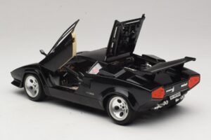 Lamborghini Countach 5000 Quattrovalvole Noir Bburago 1:18 3337 Métal Moulé — image 5 sur 8