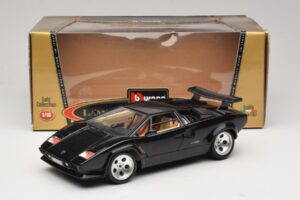 Lamborghini Countach 5000 Quattrovalvole Noir Bburago 1:18 3337 Métal Moulé — image 8 sur 8