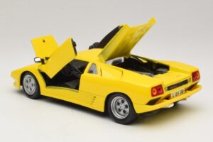 Lamborghini Diablo Jaune Maisto 1:18 32803 Métal Moulé — image 5 sur 8