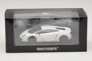 Lamborghini Gallardo LP550-2 Tricolore Blanc Minichamps 1:43 400103801 Métal Moulé — image 5 sur 5