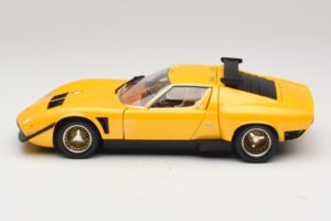 Lamborghini Miura SVR Jaune & Noir Kyosho 1:18 08319GY Métal Moulé — image 4 sur 8