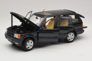 Land Rover Range Rover P38A 4.6 HSE Vert Métallisé AUTOart 1:18 70010 Métal Moulé — image 2 sur 8