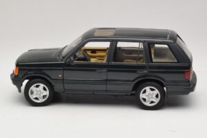 Land Rover Range Rover P38A 4.6 HSE Vert Métallisé AUTOart 1:18 70010 Métal Moulé — image 4 sur 8