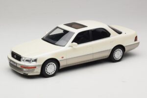 Lexus LS 400 XF10 Diamond White Pearl Otto 1:18 Lexus LS 400 XF10 Diamond White Pearl Otto 1:18 OT1277 Résine