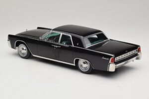 Lincoln Continental Noir KK-Scale 1:18 KKDC181483 Métal Moulé — image 5 sur 6