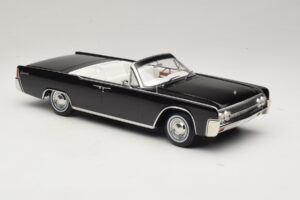 Lincoln Continental Convertible Noir Bad Boys KK-Scale 1:18 KKDC181521 Métal Moulé — image 5 sur 7