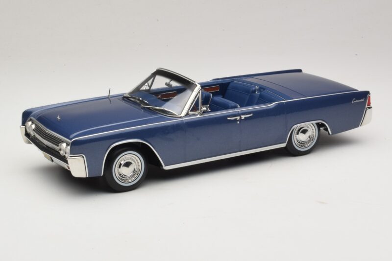 Lincoln Continental Convertible Bleu Métallisé The Lincoln Lawyer KK-Scale 1:18 KKDC181522 Métal Moulé