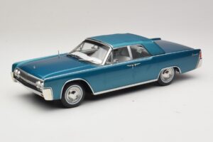 Lincoln Continental Convertible Turquoise Métallisé KK-Scale 1:18 KKDC181524 Métal Moulé — image 2 sur 7