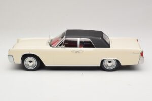 Lincoln Continental Convertible Blanc John F. Kennedy KK-Scale 1:18 KKDC181523 Métal Moulé — image 4 sur 7