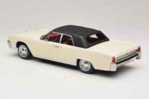 Lincoln Continental Convertible Blanc John F. Kennedy KK-Scale 1:18 KKDC181523 Métal Moulé — image 6 sur 7