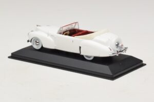 Lincoln Continental Cabriolet Blanc Minichamps 1:43 400082501 Métal Moulé — image 3 sur 5