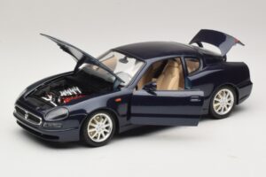 Maserati 3200 GT Bleu Bburago 1:18 3371-P1 Métal Moulé — image 2 sur 8