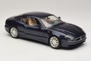 Maserati 3200 GT Bleu Bburago 1:18 3371-P1 Métal Moulé — image 6 sur 8