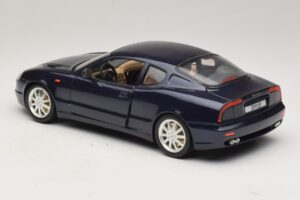 Maserati 3200 GT Bleu Bburago 1:18 3371-P1 Métal Moulé — image 7 sur 8