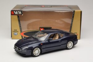 Maserati 3200 GT Bleu Bburago 1:18 3371-P1 Métal Moulé — image 8 sur 8