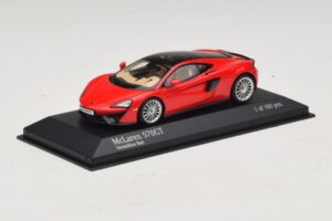 McLaren 570GT Vermillion Red Minichamps 1:43 537154522 Métal Moulé — image 2 sur 5