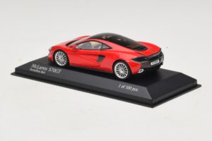 McLaren 570GT Vermillion Red Minichamps 1:43 537154522 Métal Moulé — image 3 sur 5