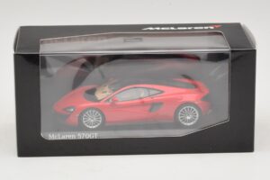 McLaren 570GT Vermillion Red Minichamps 1:43 537154522 Métal Moulé — image 5 sur 5