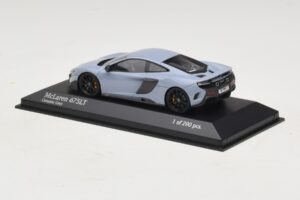 McLaren 675LT Ceramic Grey Minichamps 1:43 537154420 Métal Moulé — image 3 sur 5