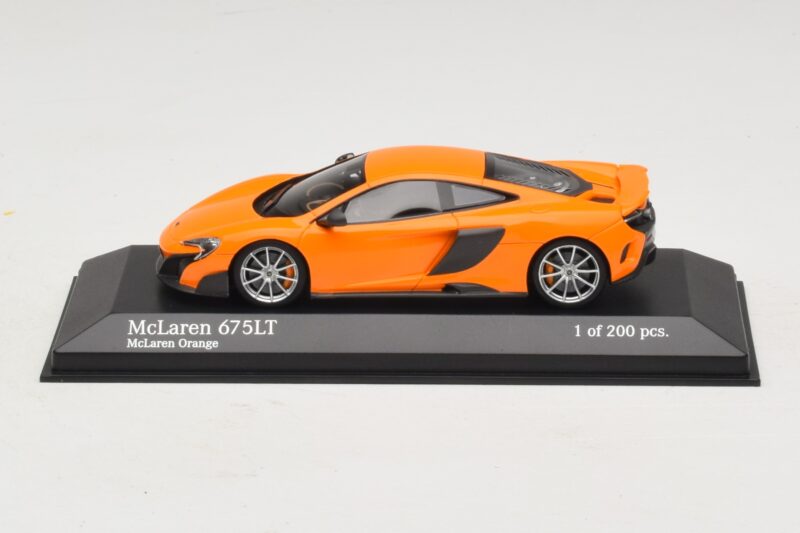 McLaren 675LT Orange Minichamps 1:43 537154421 Métal Moulé