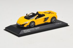 McLaren 675LT Spider Volcano Yellow Minichamps 1:43 537154430 Métal Moulé — image 2 sur 5