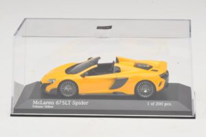 McLaren 675LT Spider Volcano Yellow Minichamps 1:43 537154430 Métal Moulé — image 4 sur 5