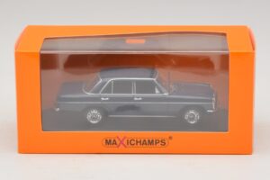 Mercedes 200D W115 Bleu Maxichamps 1:43 940034000 Métal Moulé — image 5 sur 5