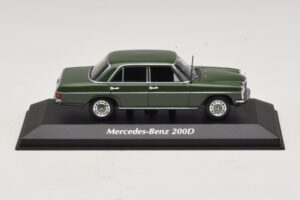 Mercedes 200D W115 Vert Foncé Maxichamps 1:43 940034001 Métal Moulé