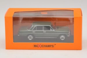 Mercedes 200D W115 Vert Foncé Maxichamps 1:43 940034001 Métal Moulé — image 5 sur 5