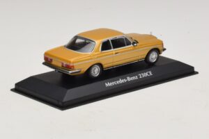Mercedes 230 CE C123 Or Métallisé Maxichamps 1:43 940032220 Métal Moulé — image 2 sur 5