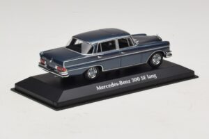 Mercedes 300 SE W112 Lang Bleu Métallisé Maxichamps 1:43 940035200 Métal Moulé — image 2 sur 5