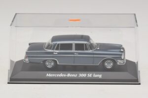 Mercedes 300 SE W112 Lang Bleu Métallisé Maxichamps 1:43 940035200 Métal Moulé — image 4 sur 5
