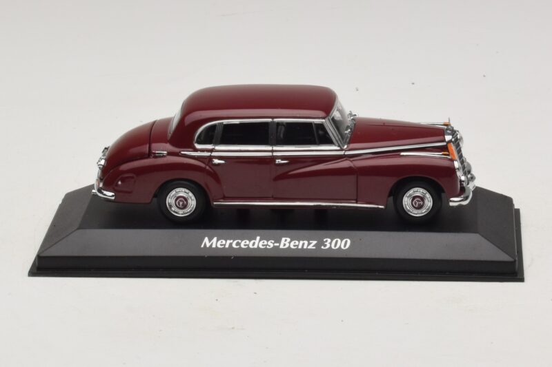 Mercedes 300 W186 Rouge Foncé Maxichamps 1:43 940039060 Métal Moulé