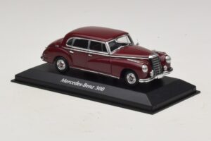 Mercedes 300 W186 Rouge Foncé Maxichamps 1:43 940039060 Métal Moulé — image 3 sur 5