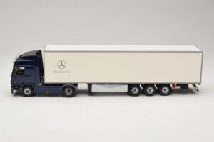 Mercedes Actros 1044 Bleu Minichamps 1:43 B66000604 Métal Moulé — image 3 sur 7