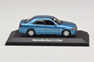 Mercedes C-Class W202 Bleu Métallisé Maxichamps 1:43 940037060 Métal Moulé
