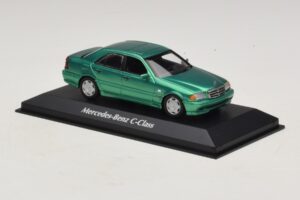 Mercedes C-Class W202 Vert Métallisé Maxichamps 1:43 940037061 Métal Moulé — image 3 sur 5