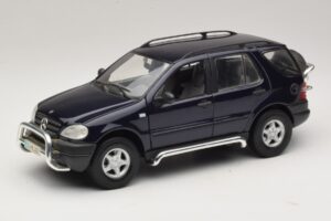 Mercedes ML320 W163 Bleu Maisto 1:18 31847 Métal Moulé