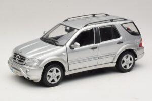 Mercedes ML55 AMG W163 Argent Maisto 1:18 31876-P1 Métal Moulé