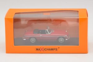 MG MGB Mk1 Rouge Maxichamps 1:43 940131030 Métal Moulé — image 5 sur 5