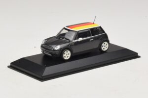 Mini Cooper One R50 Vert Avec Drapeau Allemand Minichamps 1:43 MINI033 Métal Moulé — image 2 sur 5