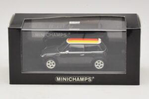 Mini Cooper One R50 Vert Avec Drapeau Allemand Minichamps 1:43 MINI033 Métal Moulé — image 5 sur 5