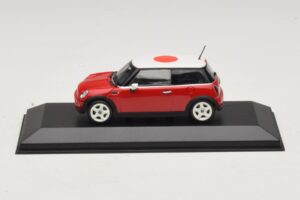 Mini Cooper One R50 Rouge Avec Drapeau Japonais Minichamps 1:43 MINI034 Métal Moulé