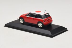 Mini Cooper One R50 Rouge Avec Drapeau Japonais Minichamps 1:43 MINI034 Métal Moulé — image 3 sur 5