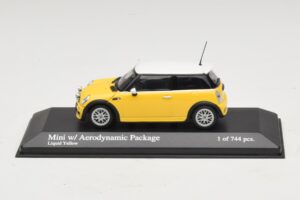 Mini Cooper One R50 avec Pack Aéro Jaune Minichamps 1:43 431138274 Métal Moulé