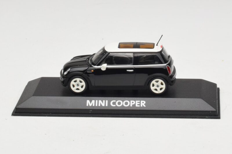 Mini Cooper S R53 Noir Avec Toit Panoramique Minichamps 1:43 Mini Cooper S R53 Noir Avec Toit Panoramique Minichamps 1:43 MINI022 Métal Moulé