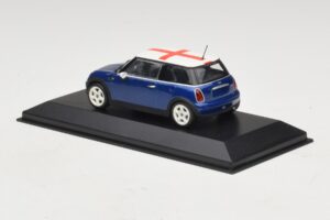 Mini Cooper S R53 Bleu Avec Drapeau Anglais Minichamps 1:43 MINI012 Métal Moulé — image 3 sur 5